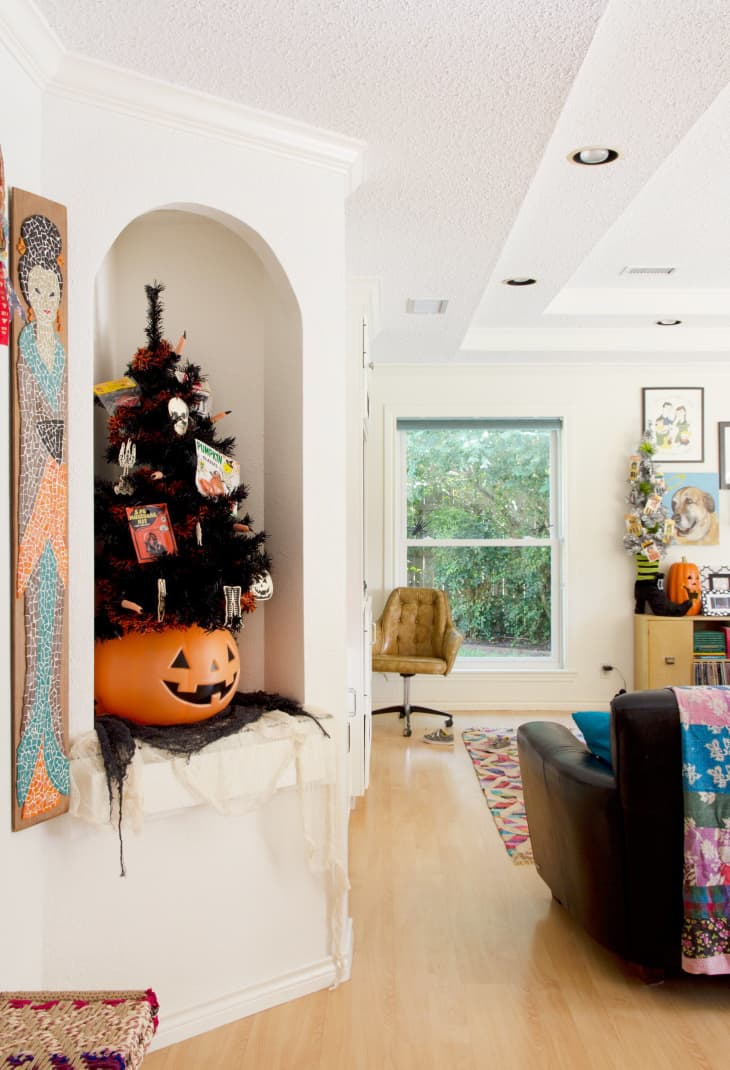 10 Totally Unique, Stylish & StealWorthy Halloween Decorating Ideas Apartment Therapy